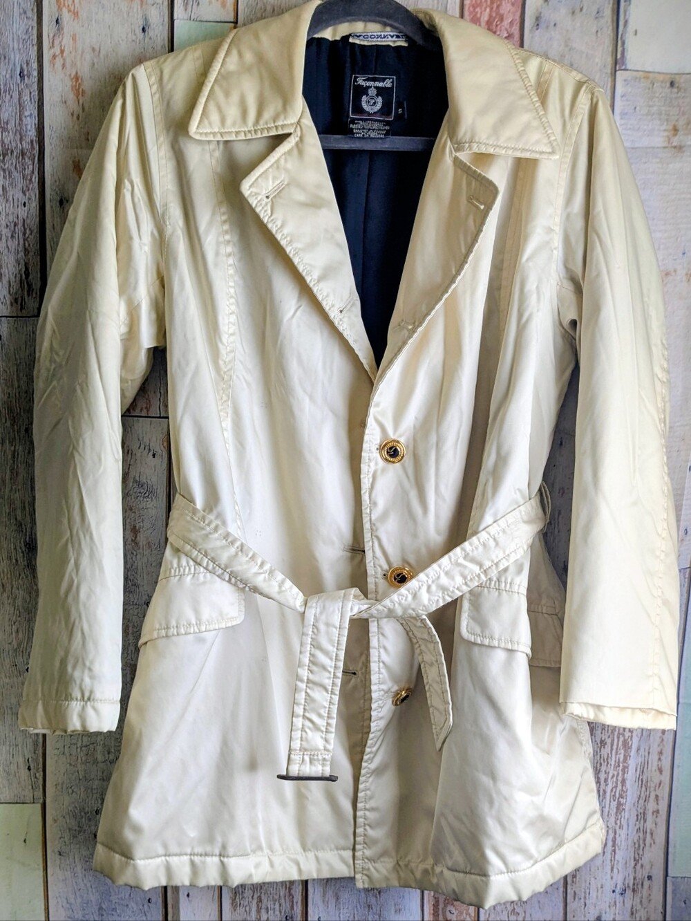 Façonnable Retro/Vintage cream beige coat with gold hardware Sz S